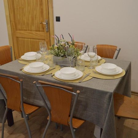 Spacious City Center Family 2 Bedrooms Apartment Riga Esterno foto