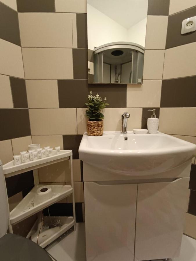 Spacious City Center Family 2 Bedrooms Apartment Riga Esterno foto