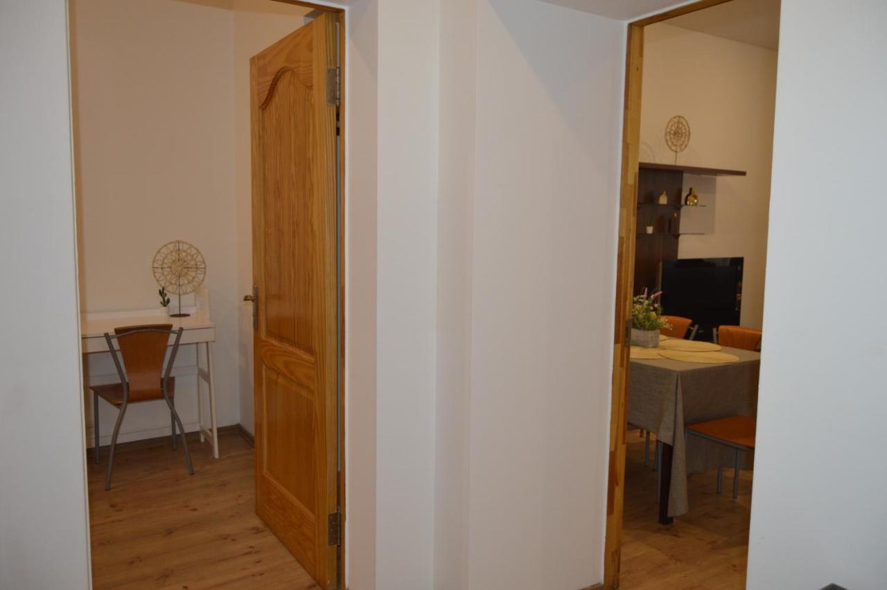 Spacious City Center Family 2 Bedrooms Apartment Riga Esterno foto