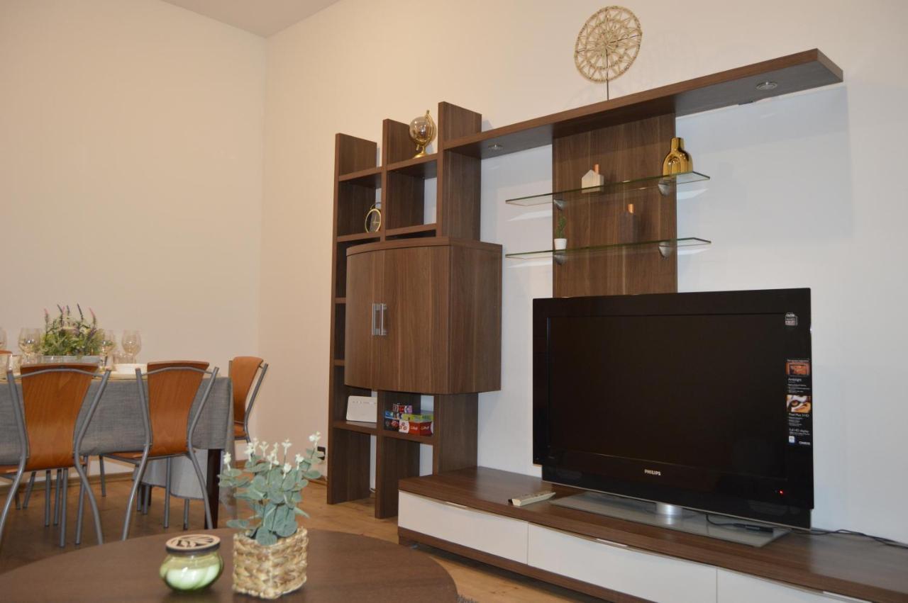 Spacious City Center Family 2 Bedrooms Apartment Riga Esterno foto