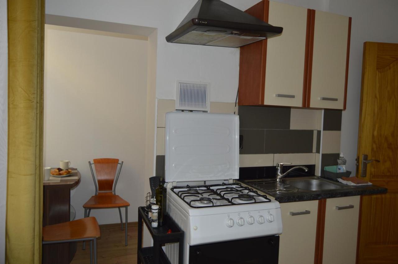 Spacious City Center Family 2 Bedrooms Apartment Riga Esterno foto
