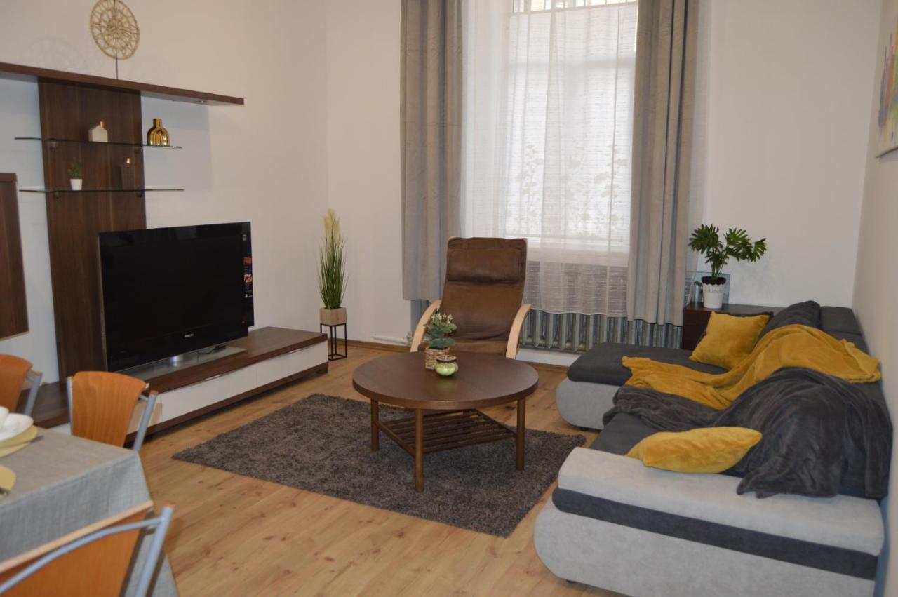 Spacious City Center Family 2 Bedrooms Apartment Riga Esterno foto
