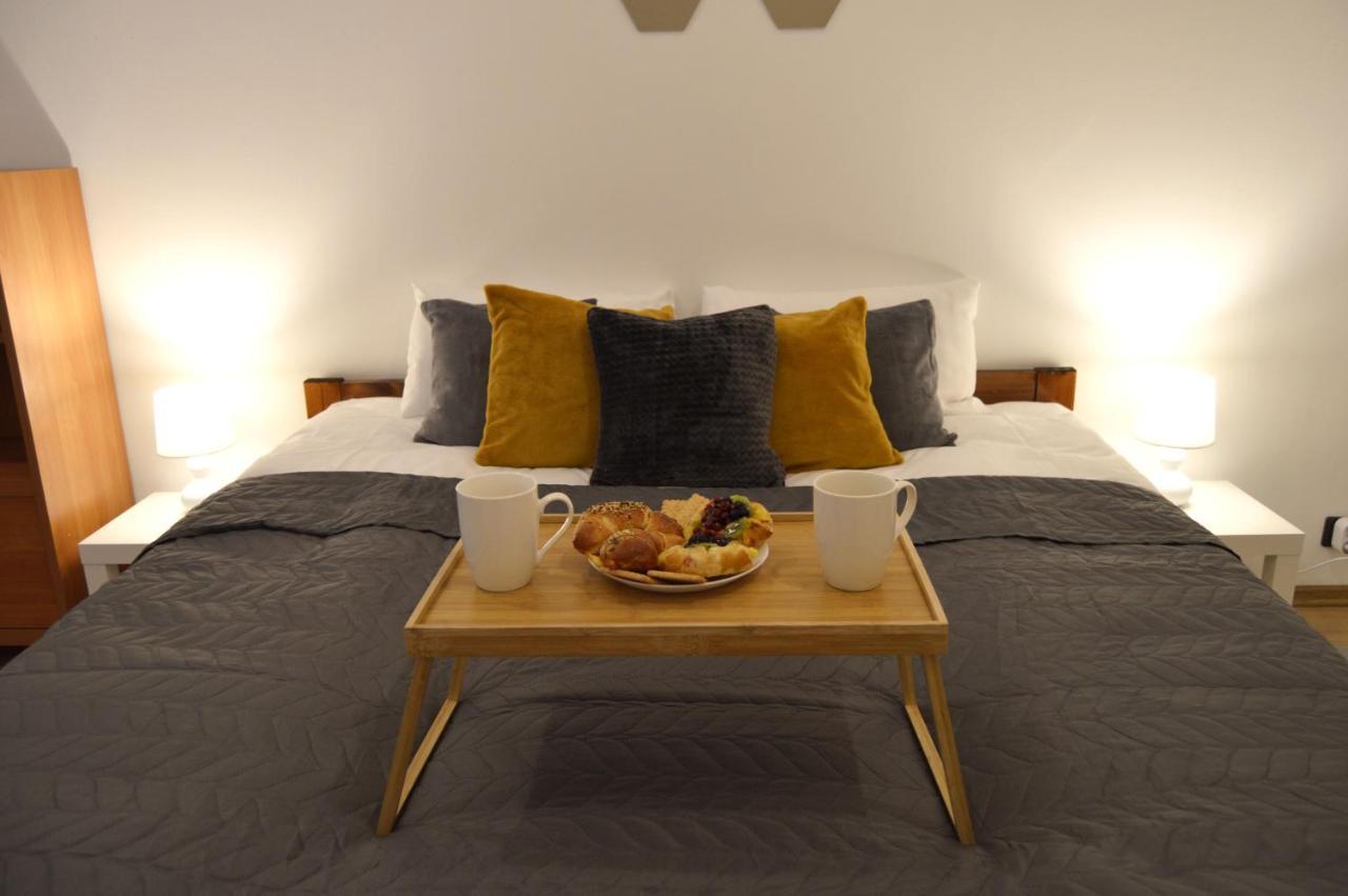 Spacious City Center Family 2 Bedrooms Apartment Riga Esterno foto